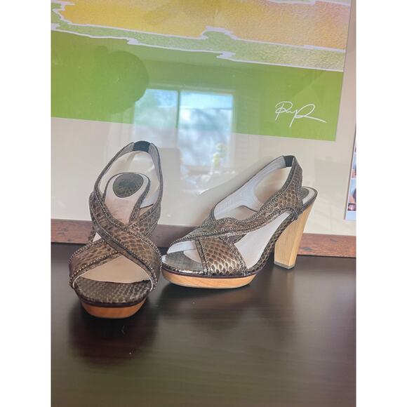 Vintage Frye Bronze Beaded Open Toe Slingback Wood Platform Heeled Sandal Sz 8.5 - Picture 10 of 15